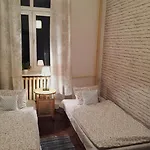 Aleje 28 Hostel *