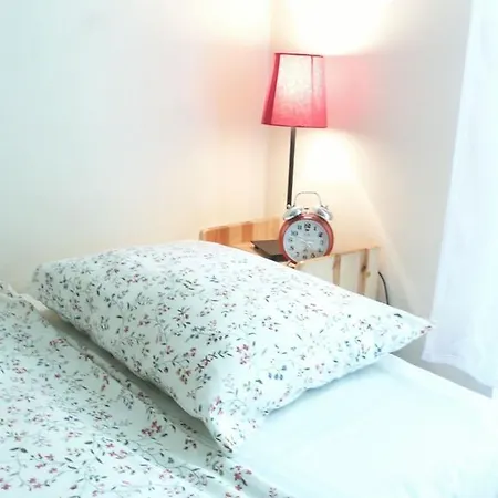 بيت شباب Aleje 28 *