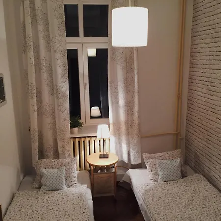 Aleje 28 بيت شباب كراكوفيا