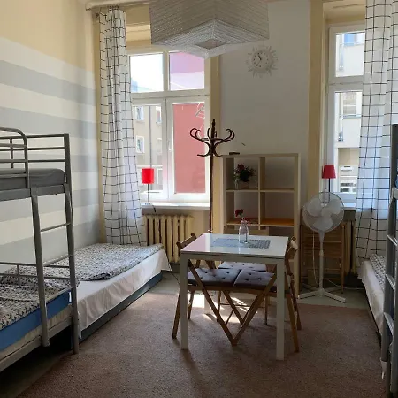 بيت شباب Aleje 28