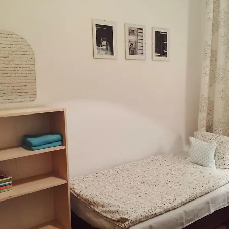 Aleje 28 Vandrarhem Kraków